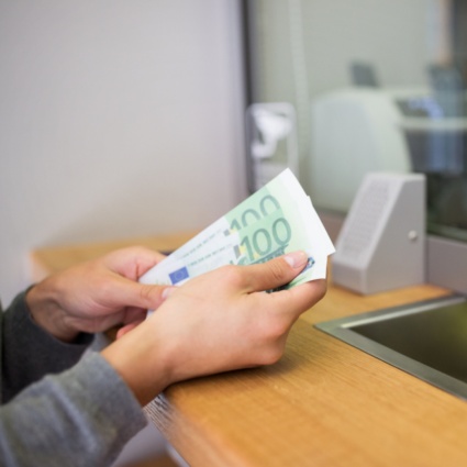 Cambio valuta: costi nascosti, come evitarli e risparmiare sul cambio CHF/EUR