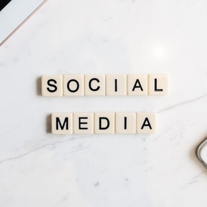 Dall’autenticità, all’AI, all’entertainment: quali saranno i trend social per il 2024?