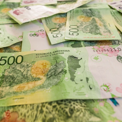Maxi-inflazione, l'Argentina sfodera la banconota da 20mila pesos