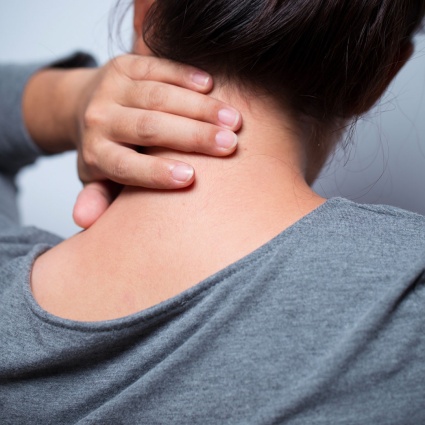 Dolore alla cervicale: quando il collo ti chiede aiuto
