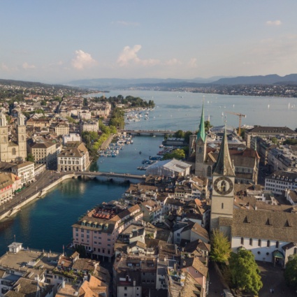 Zurigo è la città più costosa al mondo insieme a Singapore