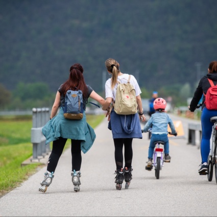 Si pedala, si brinda, si balla e ci si diverte