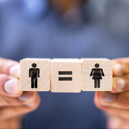 Parità di genere: per gli uomini è tutto ok, per le donne decisamente no