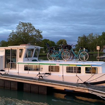 La magia di una vacanza in houseboat