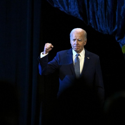 Lo staff di Biden insiste: «È in corsa»