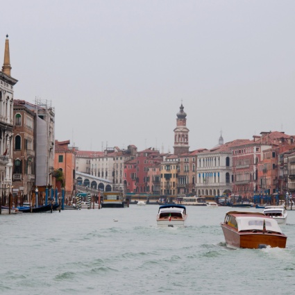 A Venezia torna l'acqua alta, allagata Piazza San Marco