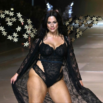 Con Victoria's Secret ora anche angeli trans e oversize