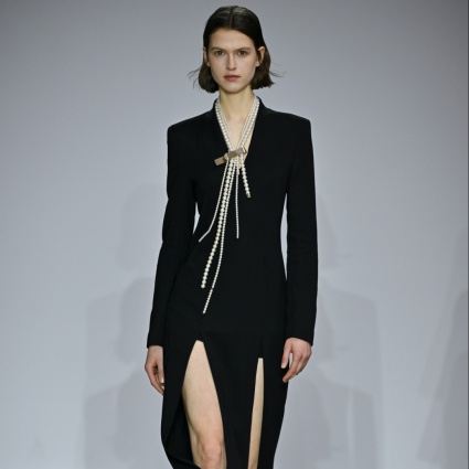 MODA INVERNO 24/25 Malloni: eleganza italiana, contrasti unici