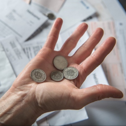 Allarme povertà in Svizzera: aumentano deprivazione e disuguaglianze sociali