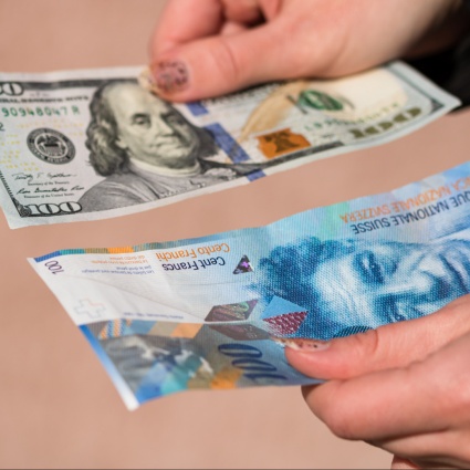 E con Trump vola anche il dollaro