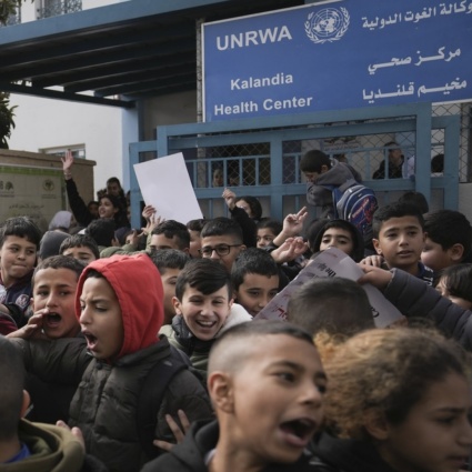 «Niente più soldi all'UNRWA»