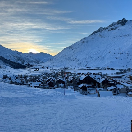 Lusso e tradizione alpina: una giornata ad Andermatt