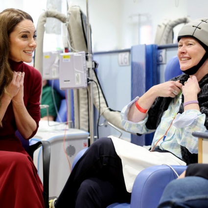 Kate Middleton visita l'ospedale dove è stata curata per il cancro