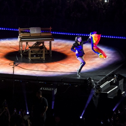 Minacciavano bombe allo show di Lady Gaga, arrestati