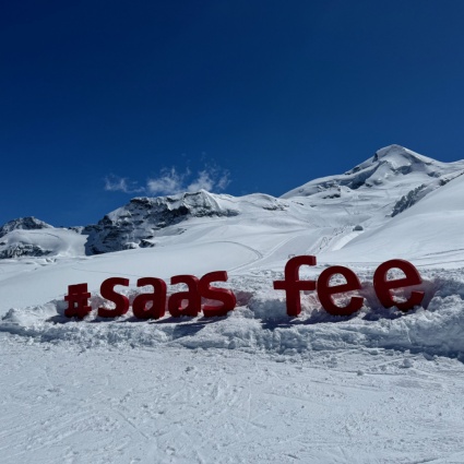 A Saas-Fee inizia la stagione dello sci