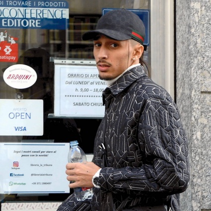 Braccialetto elettronico per Baby Gang: ai domiciliari, per curarsi