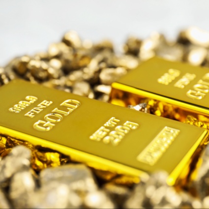La corsa inarrestabile dell'oro: oltre i 4.240 dollari l'oncia