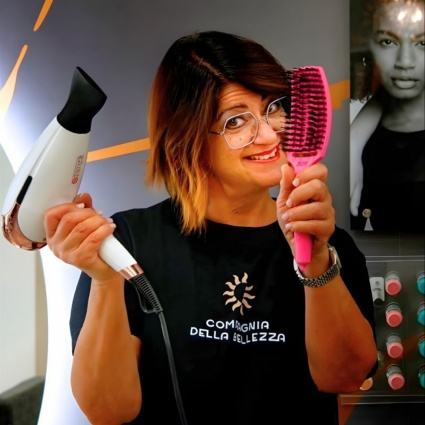Team Laura Bondesani, Lugano: “Nuova stagione, nuova energia dai tuoi capelli!”