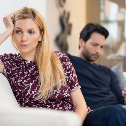 Le 12 cause silenziose che distruggono i matrimoni (anche quelli che sembrano perfetti)