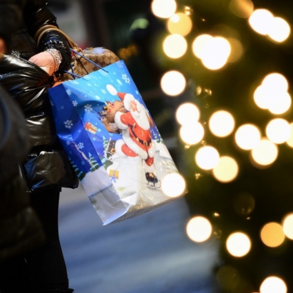 Natale, ecco le aperture straordinarie dei negozi