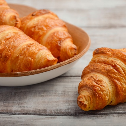 Multati per aver mangiato due gipfel. Ma è così anche in Italia?