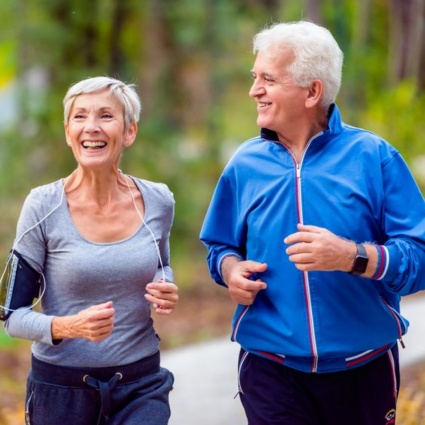Benefici della palestra e dell’acqua fitness per la popolazione in età avanzata