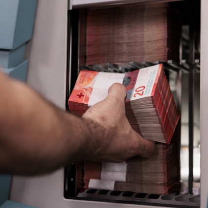 Monete e banconote sempre disponibili. Il Governo: «Sì, ma a una condizione»
