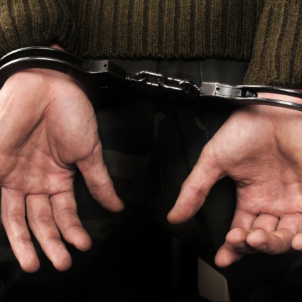 Furti nelle case fra Vallese e Ticino, un uomo in manette (l'altro ancora in fuga)