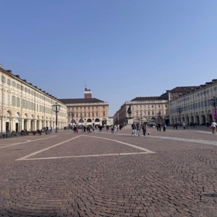 Dal salotto di Piazza San Carlo al bancone di Affini