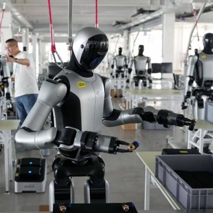 In Cina, dove i robot imparano a fare il lavoro degli umani