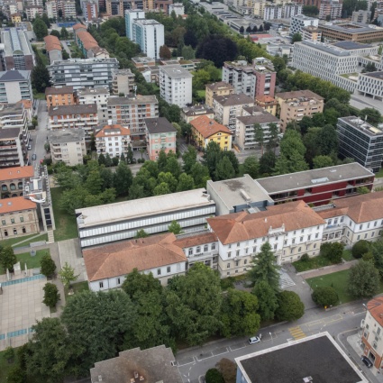 Tagli a USI e SUPSI, protesta a Lugano: personale e studenti dicono no