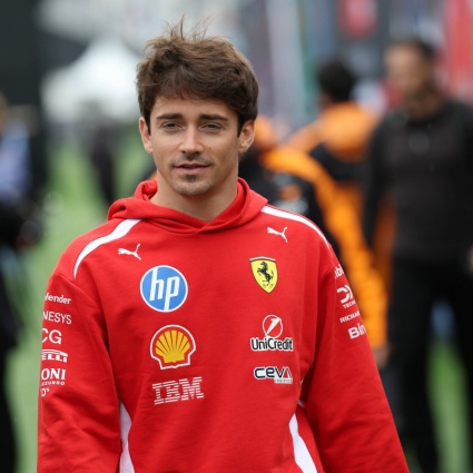 La Ferrari blinda Leclerc