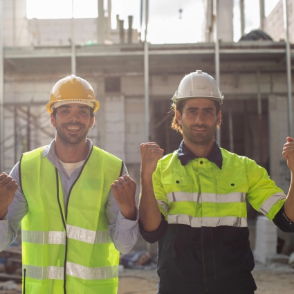 Caldo e lavoro all’aperto: una mozione chiede di anticipare l’orario nei giorni bollenti