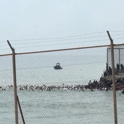 Ceuta sotto assedio: oltre 1500 migranti in pochi giorni
