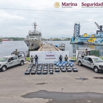 La Marina sequestra oltre una tonnellata di cocaina