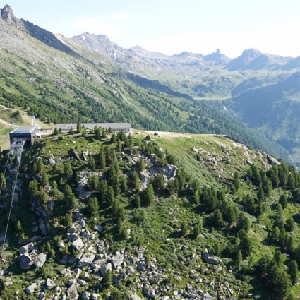 Perde il controllo del parapendio e si schianta: morto 46enne