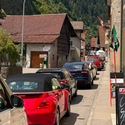 Cupra chiusa, coda al Gottardo e colonna ferma... nel nucleo di Piotta