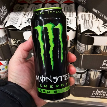Niente energy drink se hai meno di 16 anni, la svolta del Regno Unito
