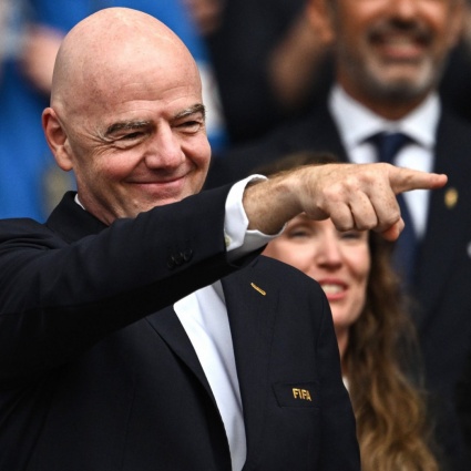 Miliardi e potere: «Nell'ordine USA, papa e... FIFA»