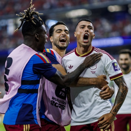 Francia ammutolita, la Spagna vola in finale