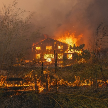 Oltre 220mila evacuati per gli incendi fra Francia e Spagna