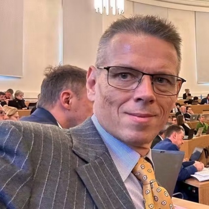 In prima linea contro i pedofili, intanto Patrick Frei abusava della figliastra