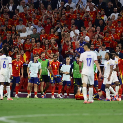 La Francia celebra il 14 luglio, ma la Spagna vuole rovinarle la festa