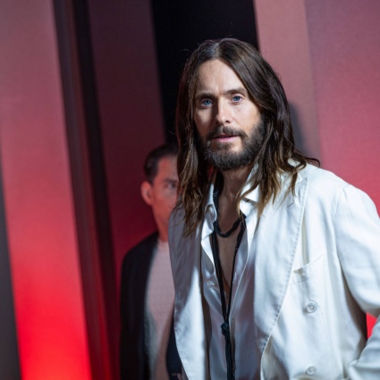 Abusi a ragazze adolescenti, Jared Leto replica: «Accuse categoricamente false»