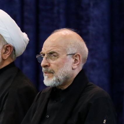 «Volevano punire l'Iran, si sono puniti con il petrolio a 3 cifre»
