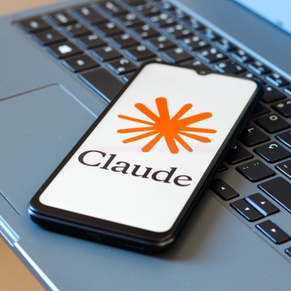Privacy in pericolo: chat con Claude finite online su Google