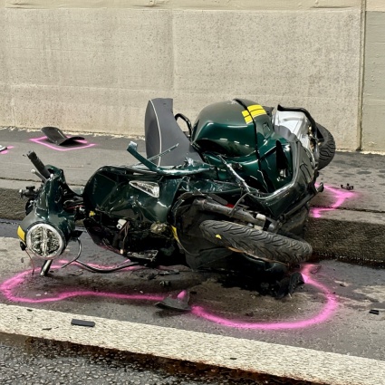 Scontro frontale in galleria: morta una 60enne