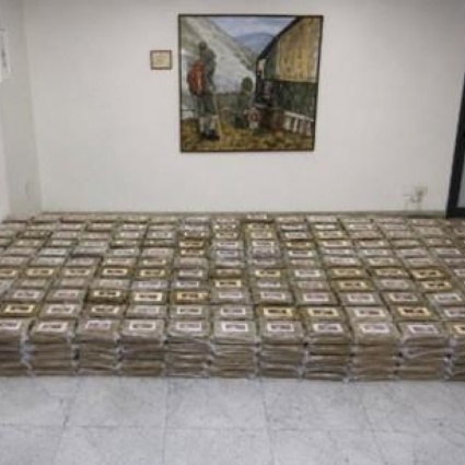 Sequestrati quasi 800 chili di cocaina purissima