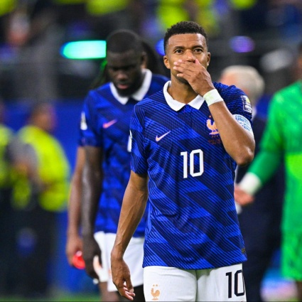 «Scadenti», «Francia annientata», anche la stampa schiaffeggia i Blues