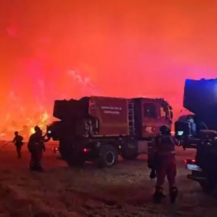 Il colossale incendio che sta bruciando l'Aragona